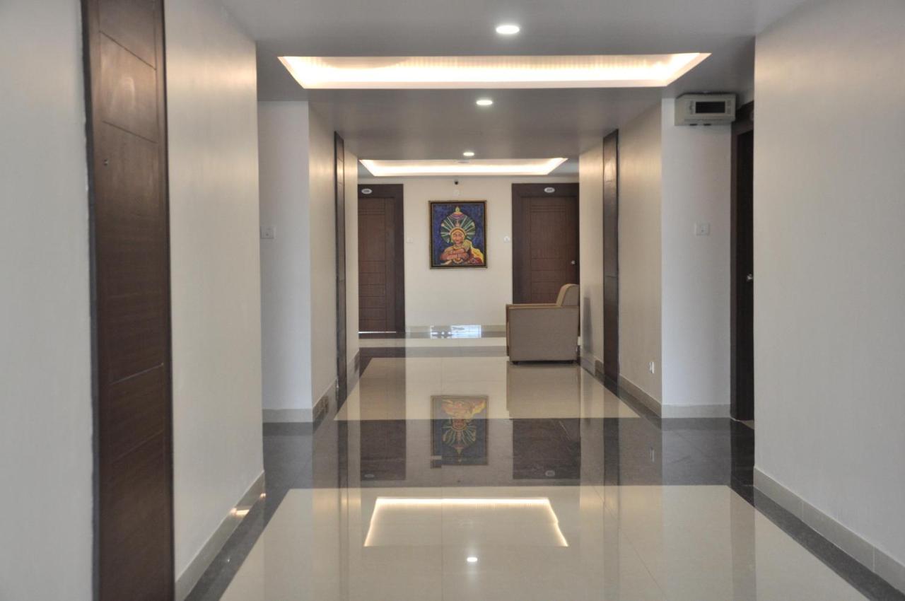 Hotel Ambika International Byndoor Bainduru Bagian luar foto