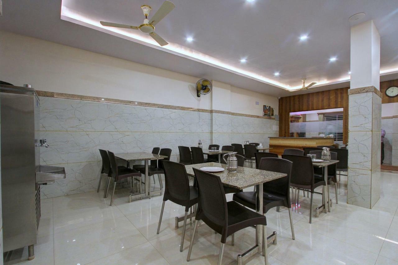 Hotel Ambika International Byndoor Bainduru Bagian luar foto