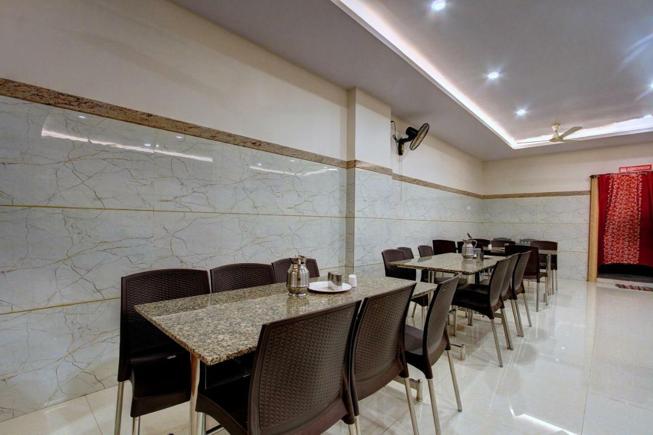 Hotel Ambika International Byndoor Bainduru Bagian luar foto
