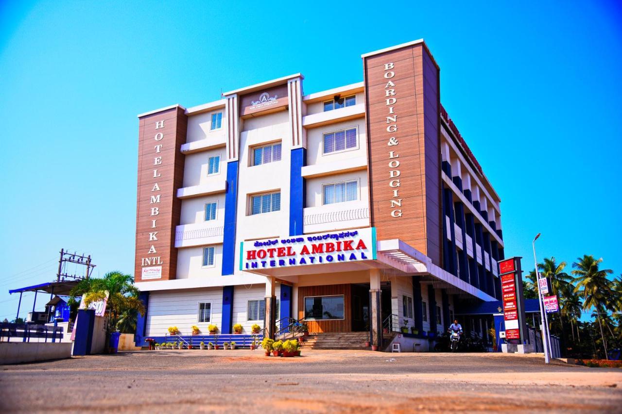 Hotel Ambika International Byndoor Bainduru Bagian luar foto