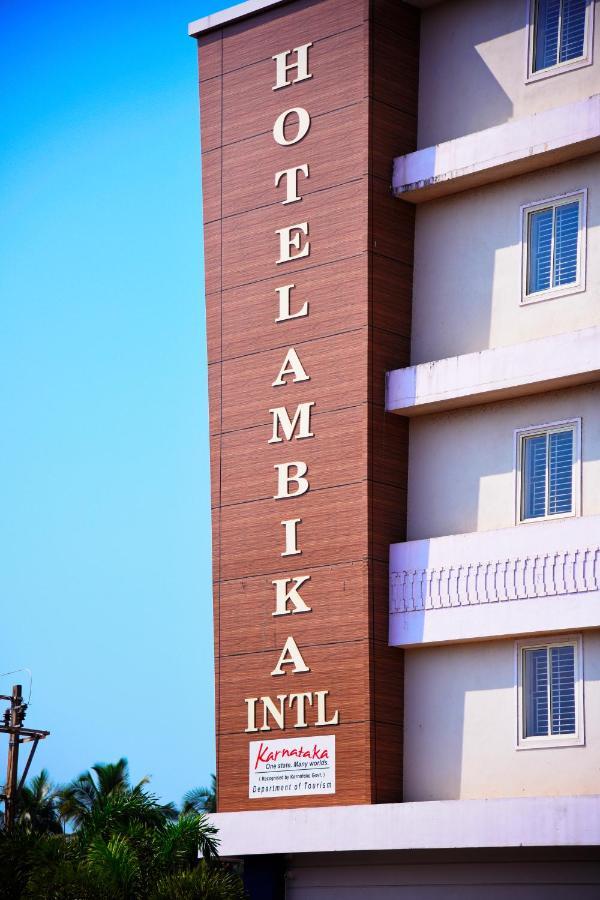 Hotel Ambika International Byndoor Bainduru Bagian luar foto
