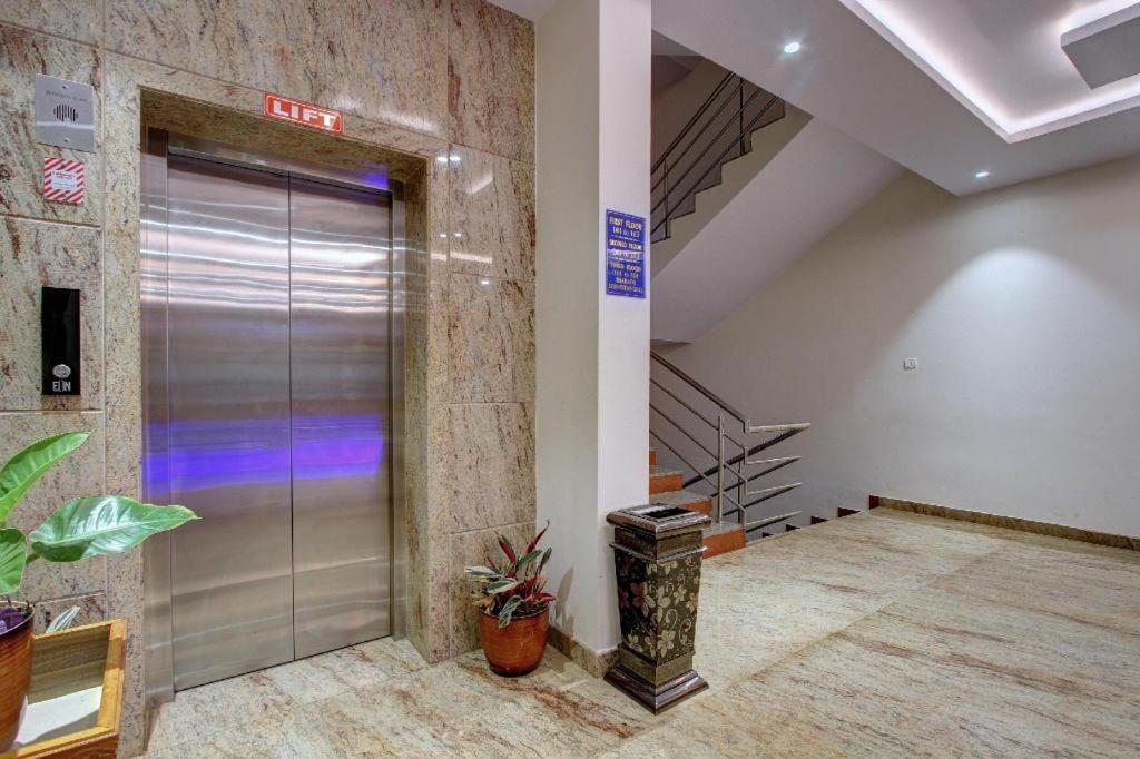Hotel Ambika International Byndoor Bainduru Bagian luar foto