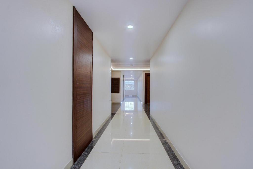 Hotel Ambika International Byndoor Bainduru Bagian luar foto