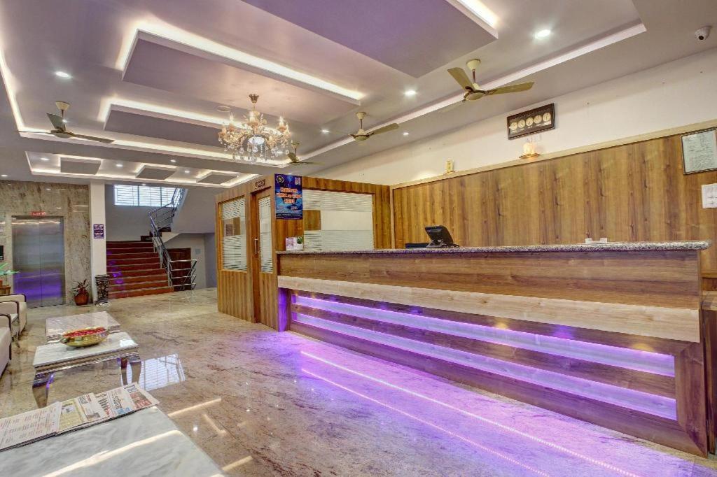 Hotel Ambika International Byndoor Bainduru Bagian luar foto