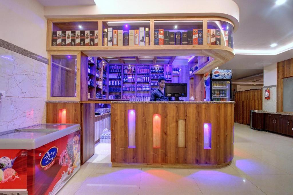 Hotel Ambika International Byndoor Bainduru Bagian luar foto